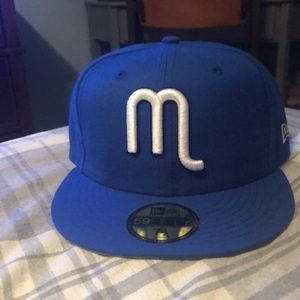 Mavericks fitted hat sz 7 1/2